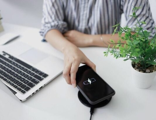 Reasons and Benefits of Having Wireless Charging Desk