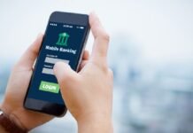 Mobile Banking vs. Traditional Savings Accounts: Which is More Secure? Mobile Banking vs. Traditional Savings Accounts: Which is More Secure?